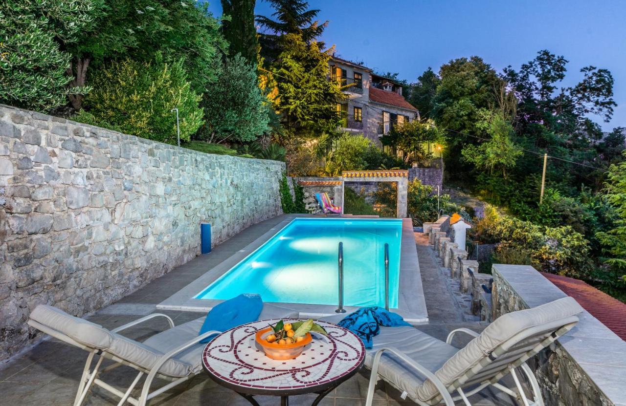 Villa Blanka Zrnovnica Bagian luar foto