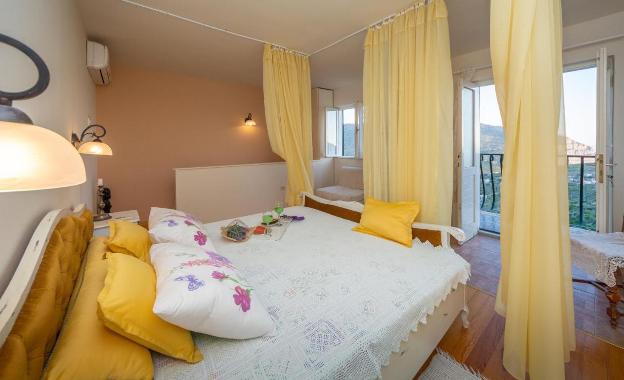 Villa Blanka Zrnovnica Bagian luar foto