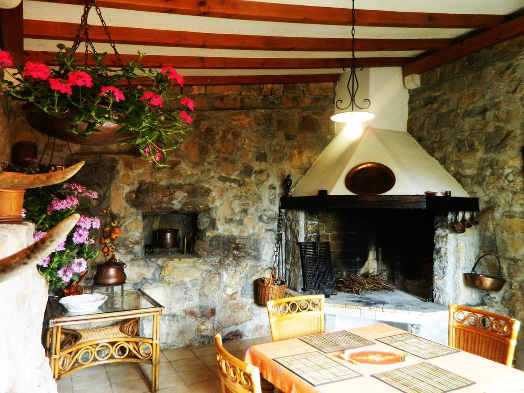 Villa Blanka Zrnovnica Ruang foto